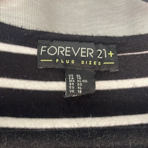F21 COMFY STRIPE BOYFRIEND TEE - Picture 3 of 4